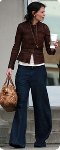 Katie Holmes en jean large JBrand