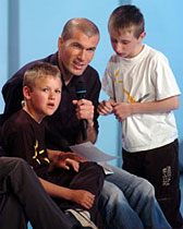 Zidane donne de son temps aux enfants